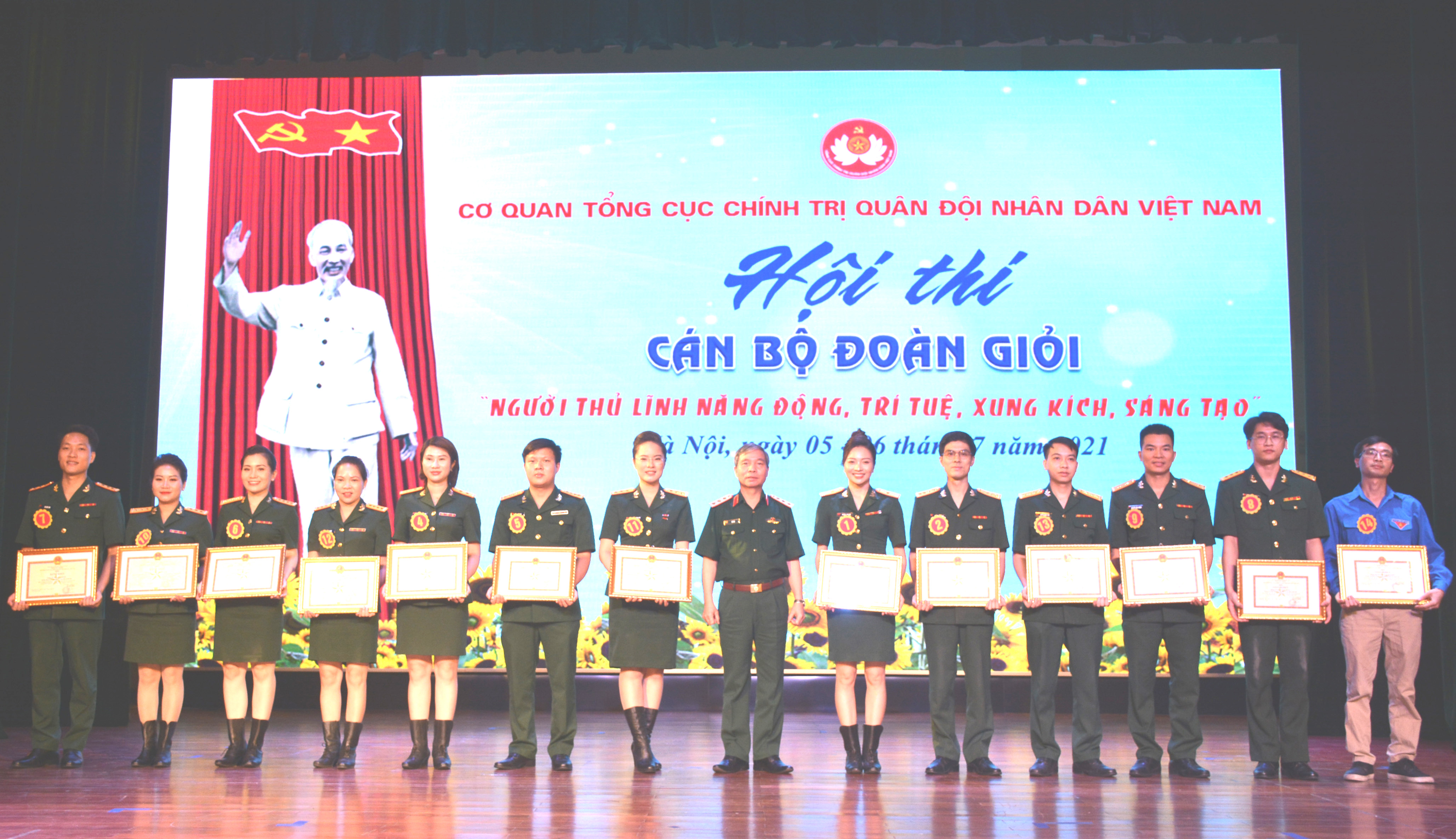 Những thủ lĩnh đoàn “4 trong 1”